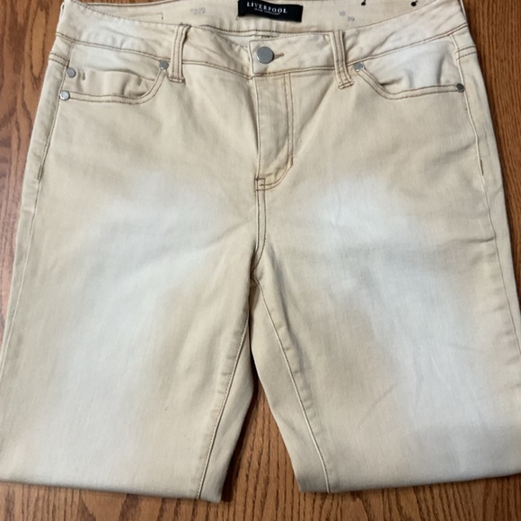 Liverpool Women's cream color jeans size 10 inseam 30 inches - Picture 2 of 5